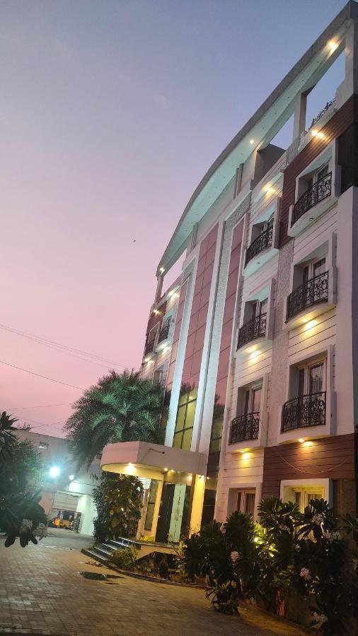 Pine Tree Aparthotel Kanchipuram Exterior photo